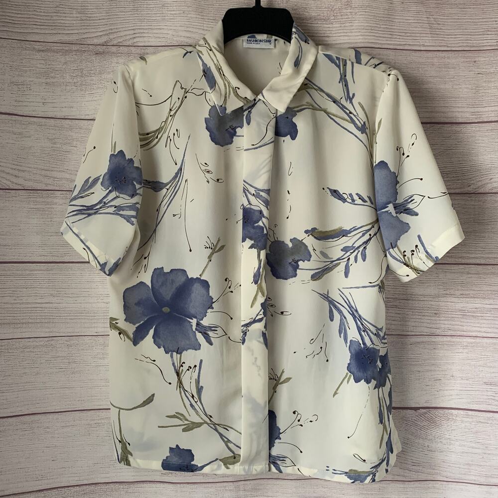 Vintage Fashion Star White and Blue Floral Button Up Shirt Short Sleeve Size 12